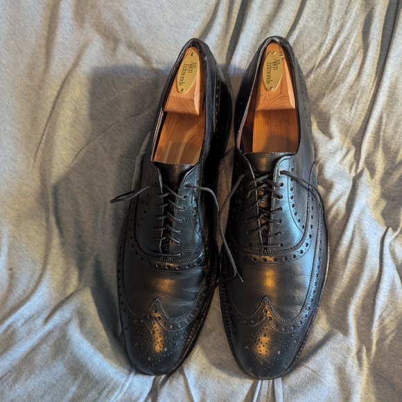 Allen Edmonds Leather McAllister Wingtip Oxfords (Black) main image 2